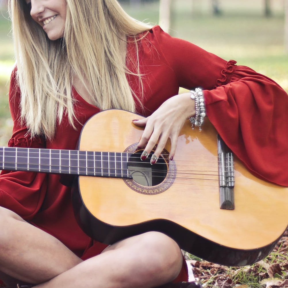 4 قطع من الريشات القابلة للتعد - مراجعة Dobro Resonator Guitar وسعره